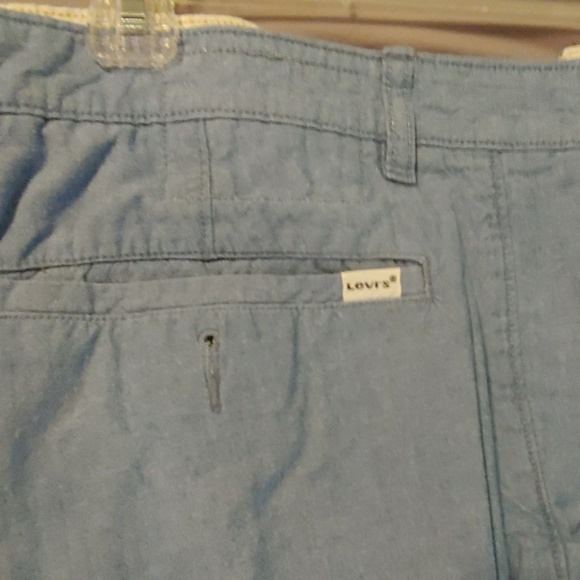 Levis - Picture 2 of 4